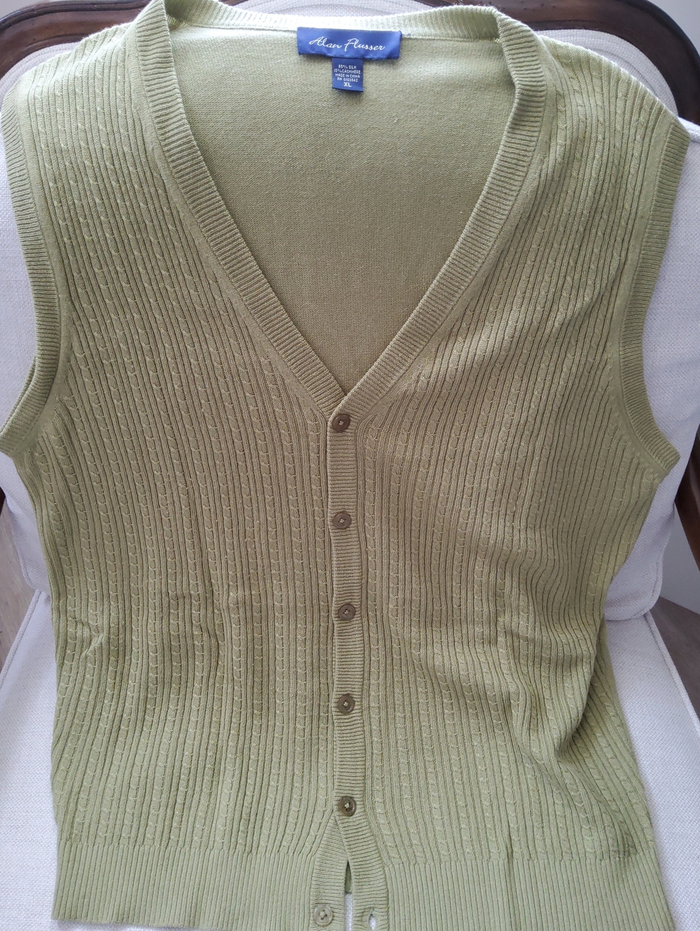 Alan Flusser 85% Silk 15% Cashere Light  Button-Front Men's Cardigan Vest